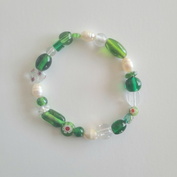 Green Glass Bead And Pearl Bracelet - Picture 1 of 4